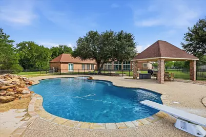 220 Meadow Lake Court, Double Oak, TX 75077 - Photo 5