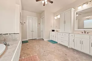 1040 Falcon Nest Dr, Kennedale, TX 76060 - Photo 17