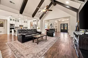 1040 Falcon Nest Dr, Kennedale, TX 76060 - Photo 9