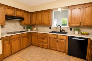 5132 Fairway Cir, De Cordova, TX 76049 - Photo 9