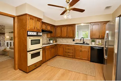 5132 Fairway Circle, De Cordova, TX 76049 - Photo 11