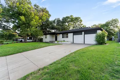 1026 Park Center Street, Benbrook, TX 76126 - Photo 3