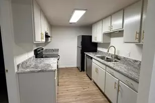 1505 W Pearl St, Granbury, TX 76048 - Photo 5