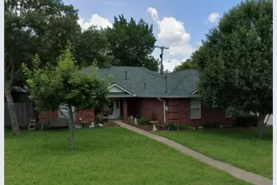 301 South Circle, Grandview, TX 76050 - Photo 1