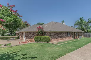 9265 Meandering Dr, North Richland Hills, TX 76182 - Photo 3