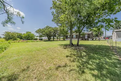 204 Overland Trail, Bridgeport, TX 76426 - Photo 9