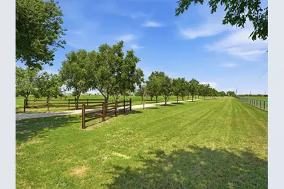 1521 County Road 1107B, Cleburne, TX 76031 - Photo 9