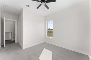 3415 Olympia Flds Dr, Burleson, TX 76028 - Photo 33