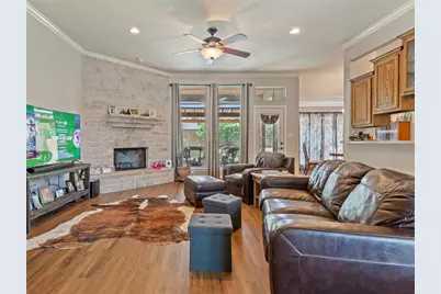 903 Winding Road, Granbury, TX 76049 - Photo 3
