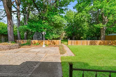 160 NW 28th Street, Paris, TX 75460 - Photo 13