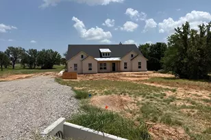 809 Zachary Michael Ct, Springtown, TX 76082 - Photo 3