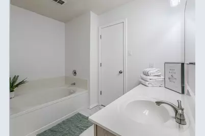 3148 Pine Valley Drive, Grand Prairie, TX 75052 - Photo 13