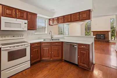 433 Moonlight Way, Irving, TX 75063 - Photo 13