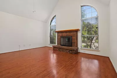 433 Moonlight Way, Irving, TX 75063 - Photo 3