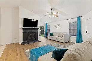 3172 Hollow Valley Dr, Fort Worth, TX 76244 - Photo 3