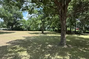 131 SE 7th St, Cooper, TX 75432 - Photo 19