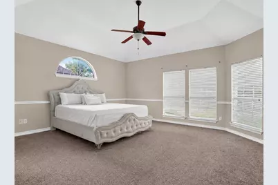 7724 Brook Meadow Lane, Fort Worth, TX 76133 - Photo 13