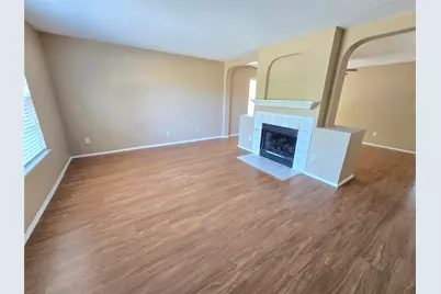 4512 Saddlebrook Drive, Carrollton, TX 75010 - Photo 9
