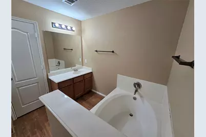 4512 Saddlebrook Drive, Carrollton, TX 75010 - Photo 15