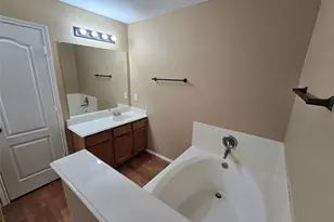 4512 Saddlebrook Dr, Carrollton, TX 75010 - Photo 15