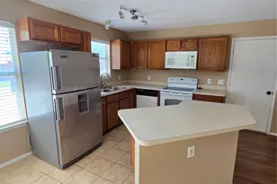 4512 Saddlebrook Dr, Carrollton, TX 75010 - Photo 5
