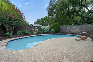 8833 Kenton Dr, Dallas, TX 75231 - Photo 17