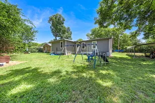 195 N Wood St, Emory, TX 75440 - Photo 3