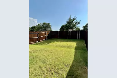 548 Hutchinson Lane, Lewisville, TX 75077 - Photo 5