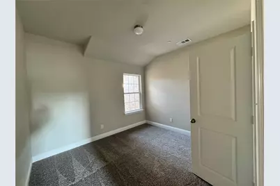 548 Hutchinson Lane, Lewisville, TX 75077 - Photo 13