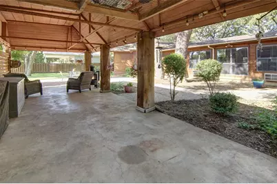 825 Elm Street, Graham, TX 76450 - Photo 25