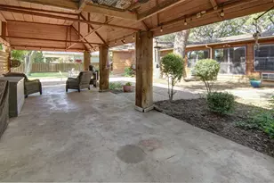 825 Elm St, Graham, TX 76450 - Photo 25