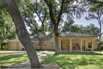 825 Elm Street, Graham, TX 76450 - Photo 1