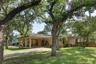 825 Elm St, Graham, TX 76450 - Photo 3