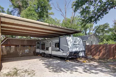 825 Elm Street, Graham, TX 76450 - Photo 31