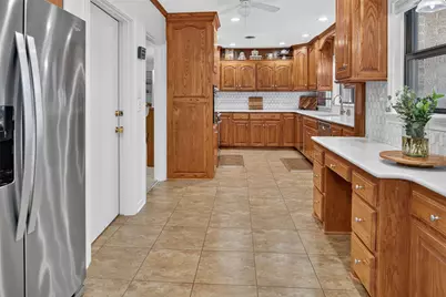825 Elm Street, Graham, TX 76450 - Photo 11