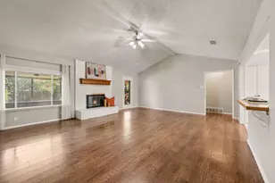 1002 Shady Brook Dr, Grapevine, TX 76051 - Photo 5