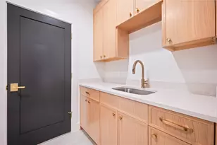 8930 Liptonshire Dr, Dallas, TX 75238 - Photo 29