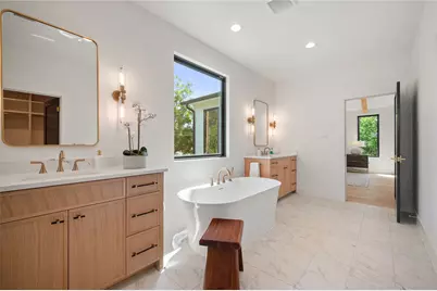 8930 Liptonshire Drive, Dallas, TX 75238 - Photo 17