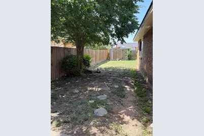 7222 Hedge Drive, Dallas, TX 75249 - Photo 23