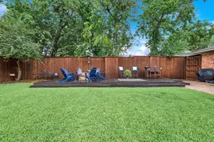 8835 Larchwood Dr, Dallas, TX 75238 - Photo 31