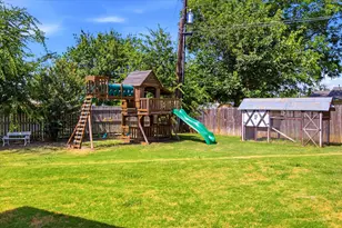 209 Diane Dr, Sanger, TX 76266 - Photo 29