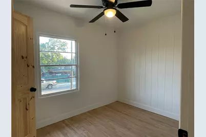 530 Sunnyside Avenue, Cockrell Hill, TX 75211 - Photo 3