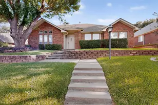 1426 Mapleview Dr, Carrollton, TX 75007 - Photo 1