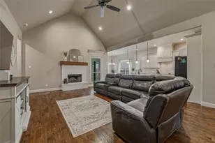 125 Oak View Dr, Godley, TX 76044 - Photo 5