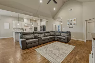 125 Oak View Dr, Godley, TX 76044 - Photo 7