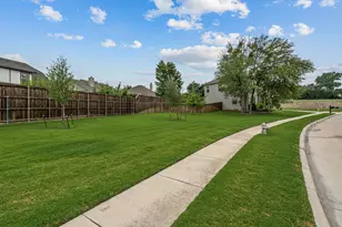602 Sterling Dr, Benbrook, TX 76126 - Photo 37