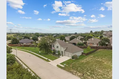 602 Sterling Drive, Benbrook, TX 76126 - Photo 3