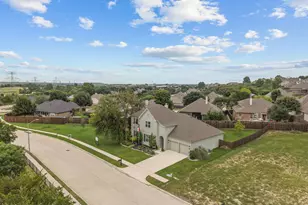 602 Sterling Dr, Benbrook, TX 76126 - Photo 3