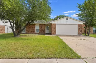 1317 California Trail, Grand Prairie, TX 75052 - Photo 1
