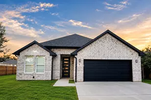 900 Marcellus Ct, Arlington, TX 76011 - Photo 1